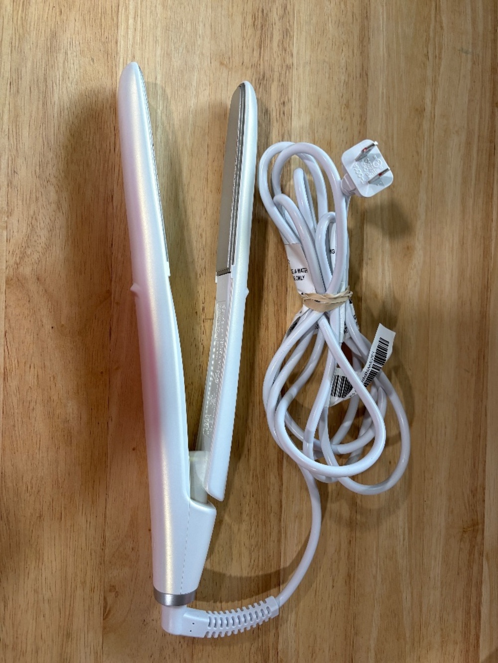 Drybar Reserve Vibrating Flat Iron Straightener